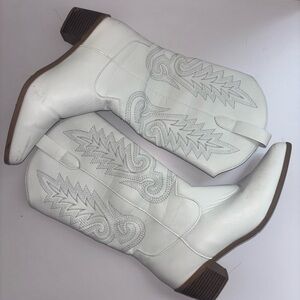 Mid-Length White Western-Style Women's Cowgirl Boots